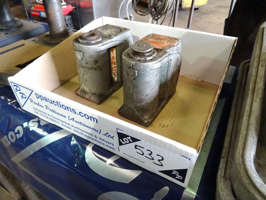 2x Tangye hydraulic jacks