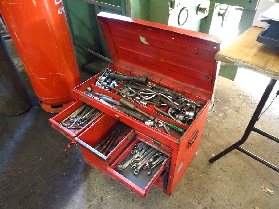 Red multi-drawer metal toolbox inc: hand tools, so...