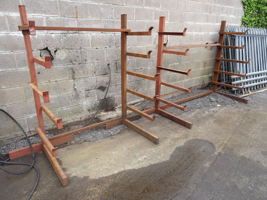 2x steel bar racks