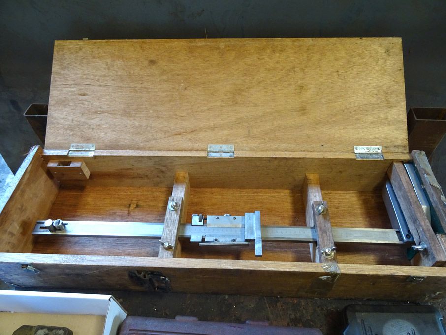 Mitutoyo 600mm height gauge in wooden case