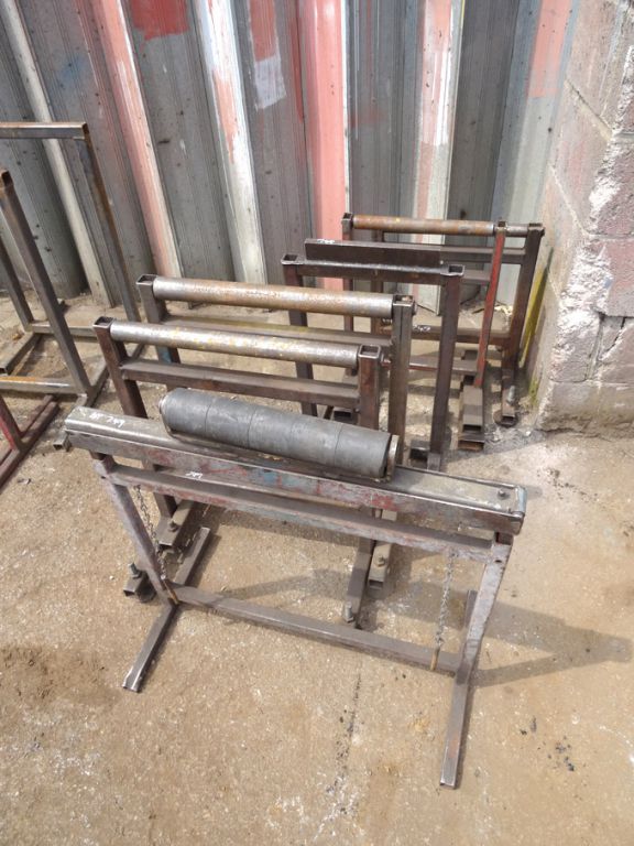 AMEND: 5x various heavy duty metal roller trestles...