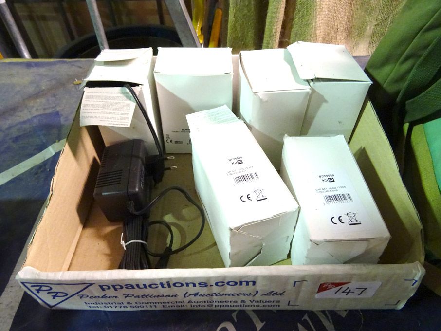 6x Kit 50 BD60050 battery chargers - Lot Located a...