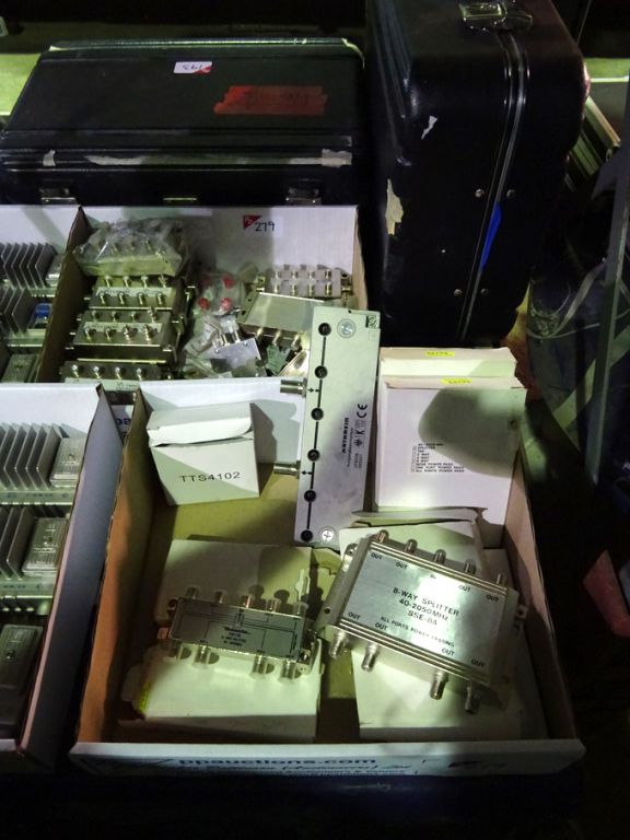 2 boxesQty various power splitters inc: SSE-8A, Te...