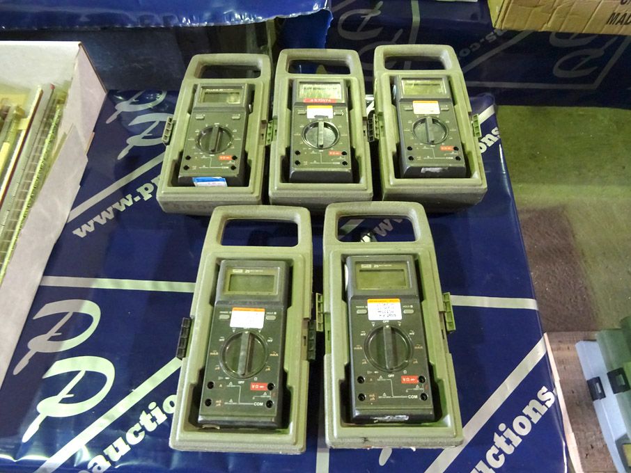 5x Fluke 25 hand held multimeters - Lot Located at...