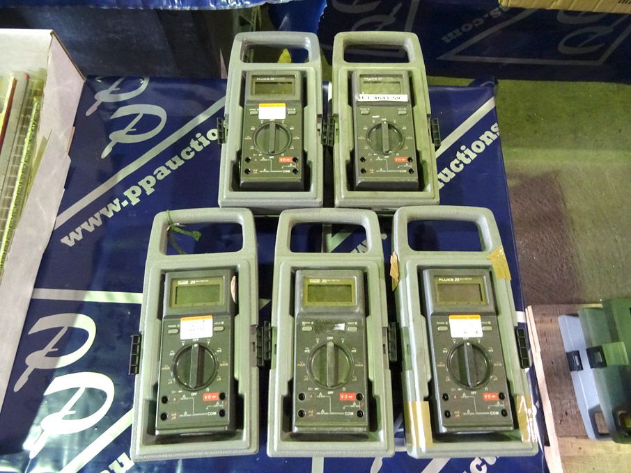 5x Fluke 25 hand held multimeters - Lot Located at...