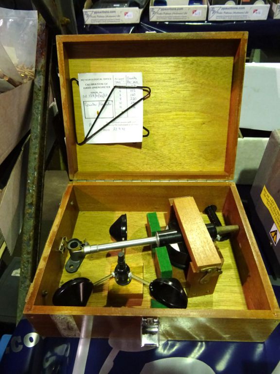 Casella hand anemometer in wooden case - Lot Locat...