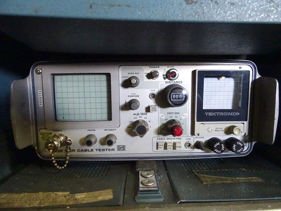 Tektronix 1502 cable tester / time domain reflecto...