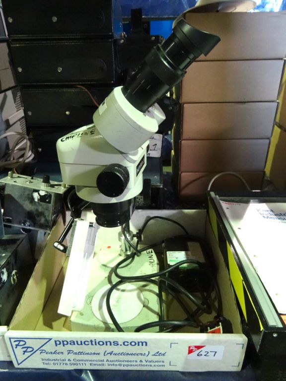 Medi laboratory microscope - Lot Located at: Aunby...