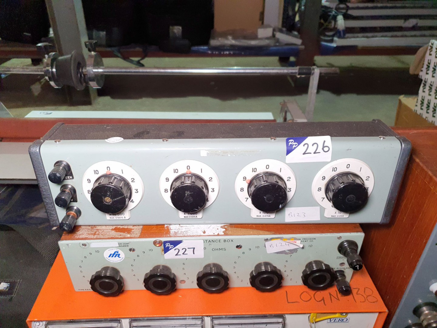 Sullivan 43282 resistance box, 4 decade (B123)