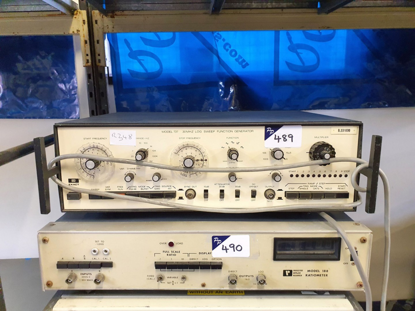Exact 737 function generator, 30MHz, log / sweep (...