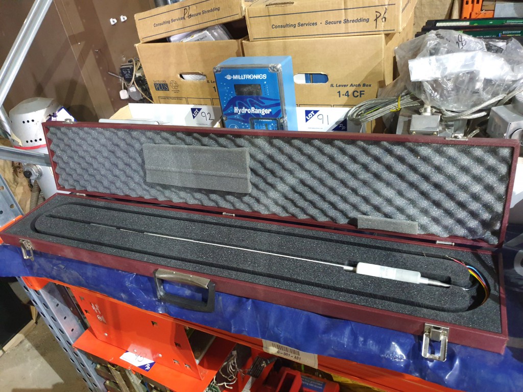 Isotech 909 thermocouple in carry case - Lot locat...