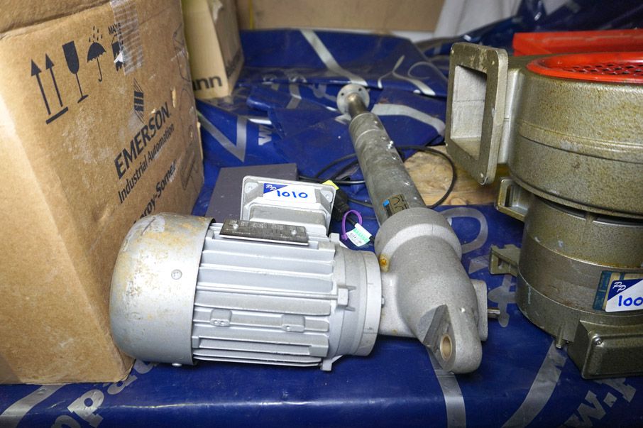 Lenze electric motor with Servomech hydraulic RAM...