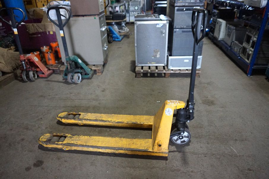 Rapid PT2000 manual pallet truck, 2000kg (2013) -...