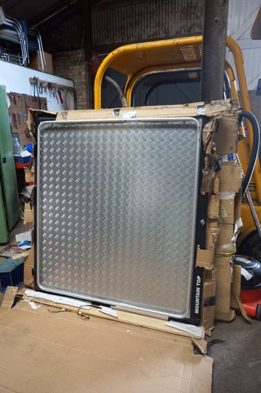 Mountain Industrial Nissan Navara Tonneau pickup m...