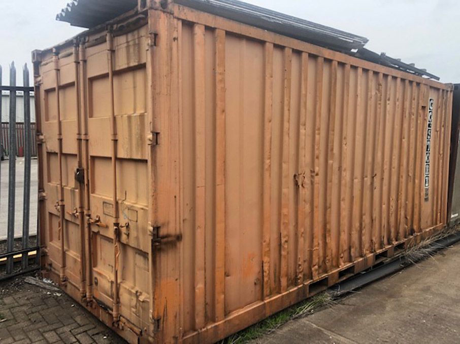 20ft shipping container - Lot Located at: Phoenix...