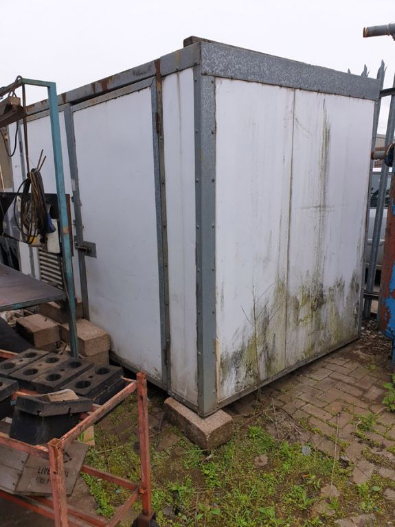 8x6ft approx soundproof room for compressor - Lot...