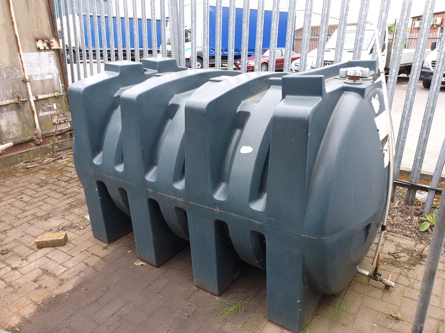 Titan 2500ltr capacity single skin tank - Lot Loca...