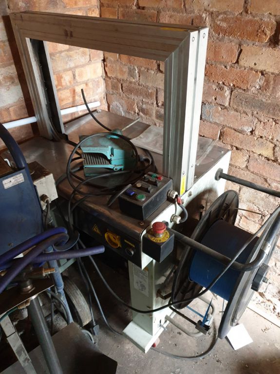 Fully automatic strapping machine, foot control -...