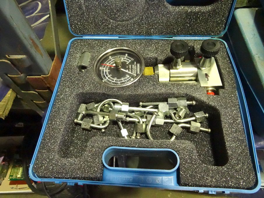2x Diesel Tune 106A injectester in case - lot loca...