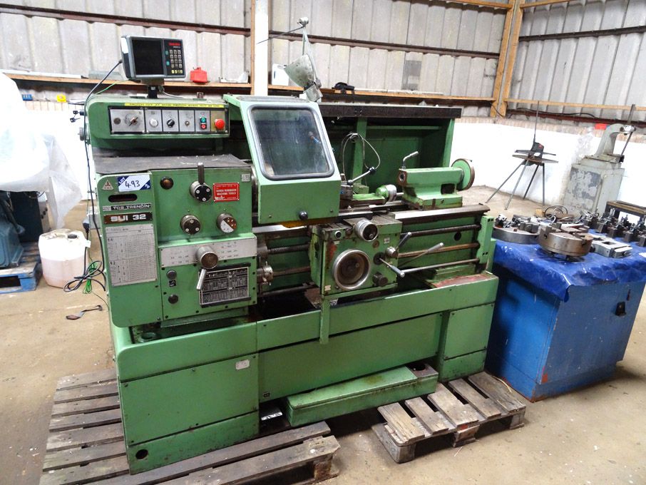 TOS Trencin SUI 32 centre tool room lathe, 13" swi...