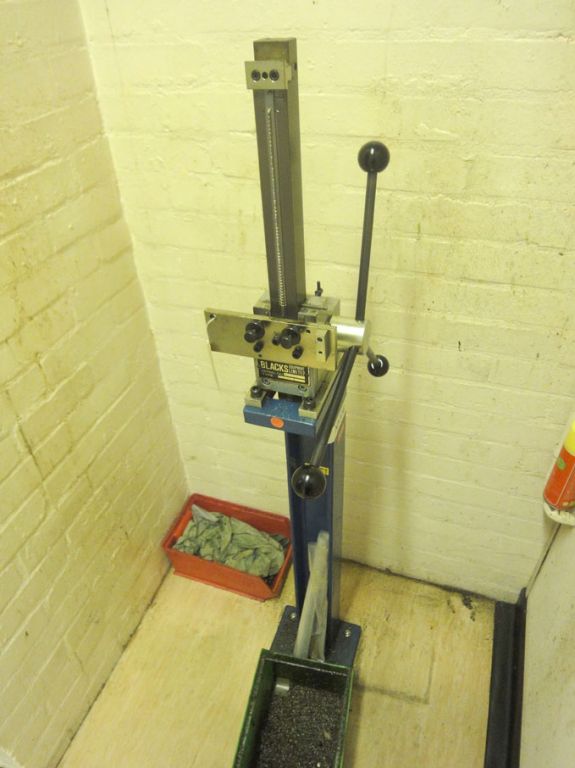 Blacks CNB-8 hand notcher - Located at Yeovil, Som...