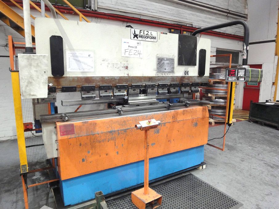 Megoform type D25.65 CNC hydraulic upstroking pres...