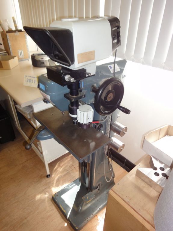 Fords 2002 hardness tester, 460x190mm table with D...