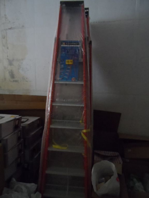 Zarges 40435 7 rung fibreglass step ladder, 2.4m c...