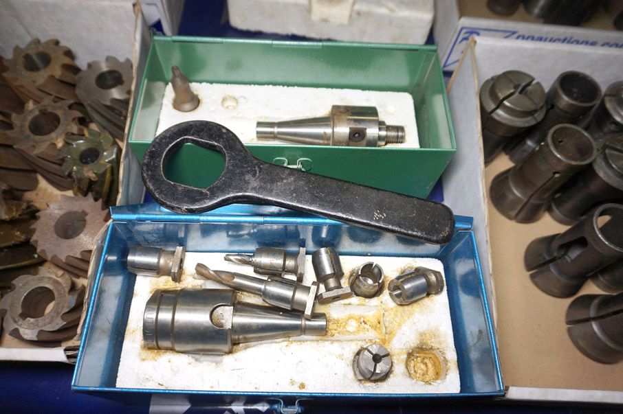 Clarkson 30int collet chuck with collets in metal...
