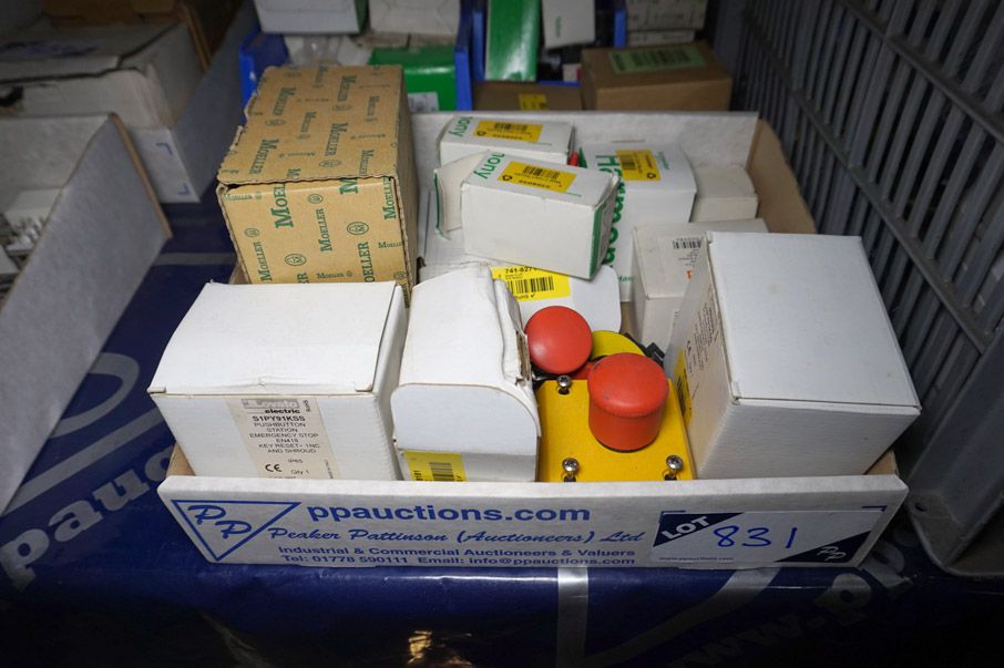 Qty various beacons, stop buttons, door switches e...