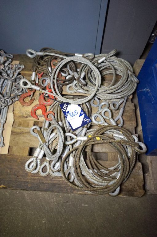 7x 1.5m long wire rope slings with hooks, 13 x 2.4...