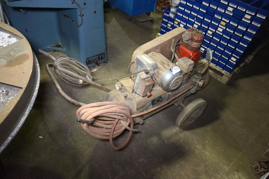 Sellarc DO31 mobile air compressor on receiver - L...