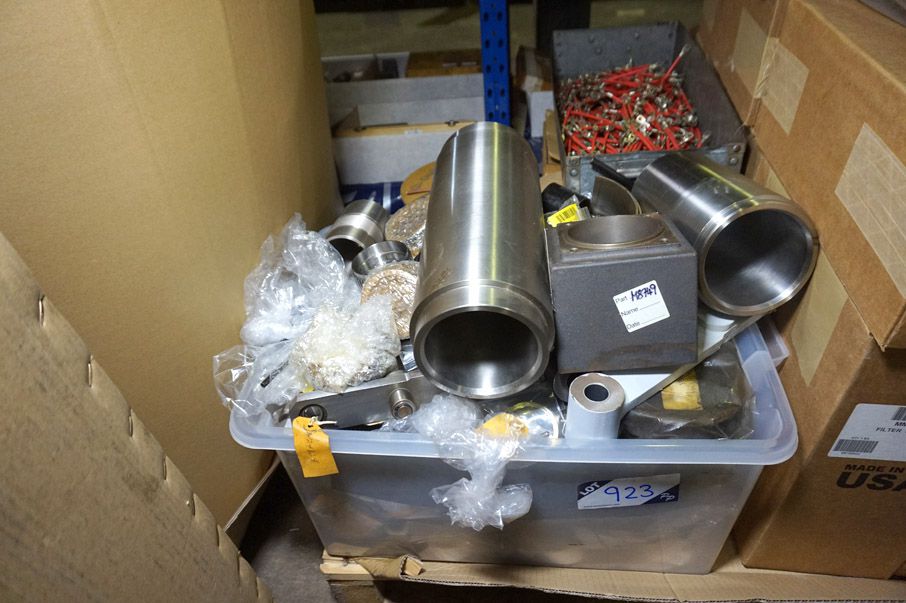 Qty various spares, electrical cable etc - Lot Loc...