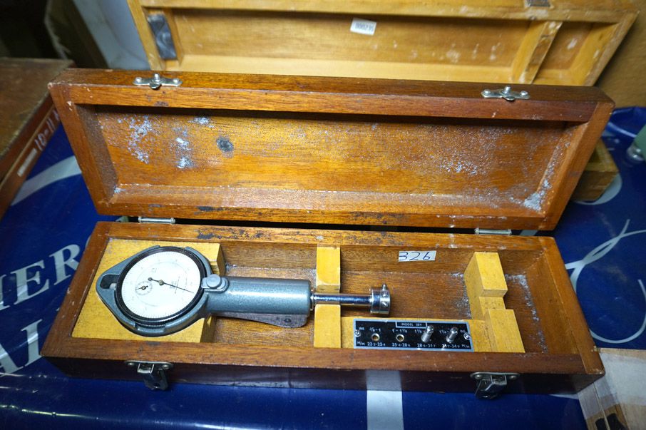 2x internal mics inc: Mercer, British Indicators -...