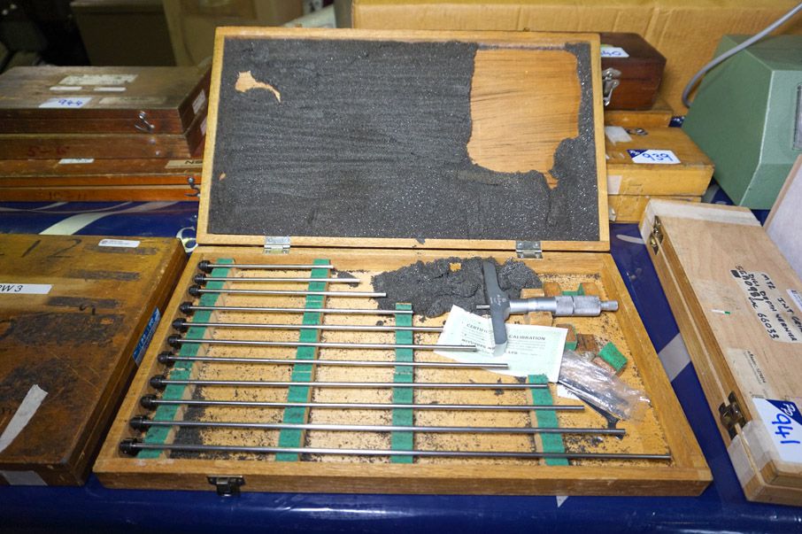 Mitutoyo imperial depth mic set in case - Lot Loca...