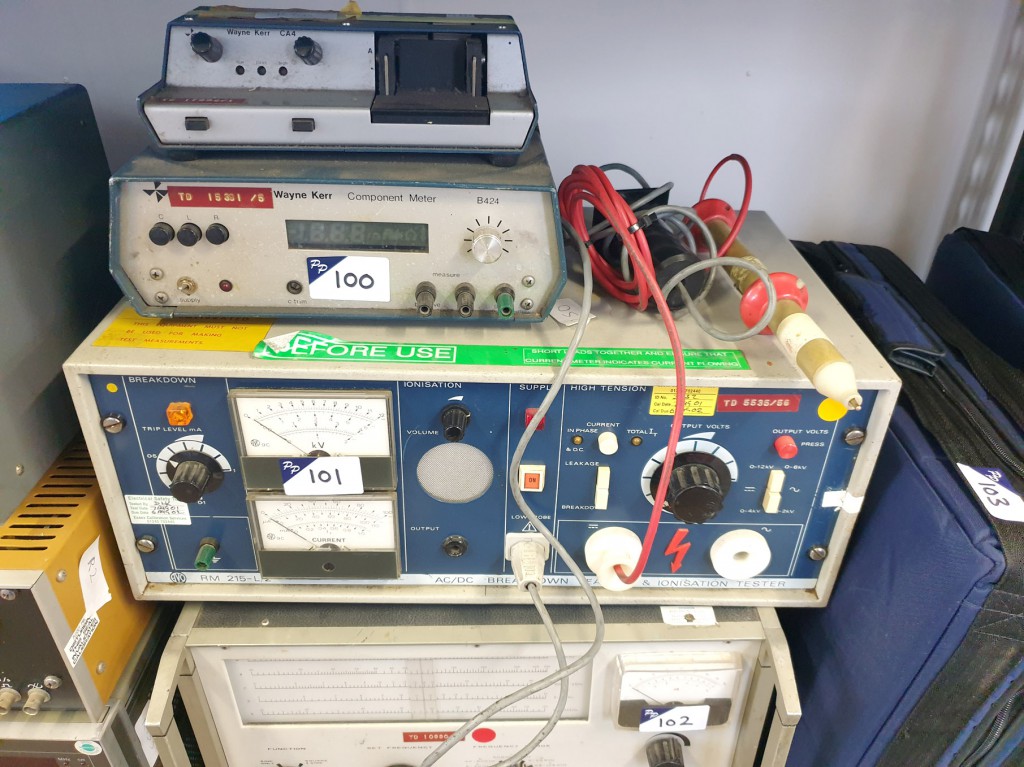 Avo RM 215-L/2 AC/DC breakdown leakage and Ionisat...