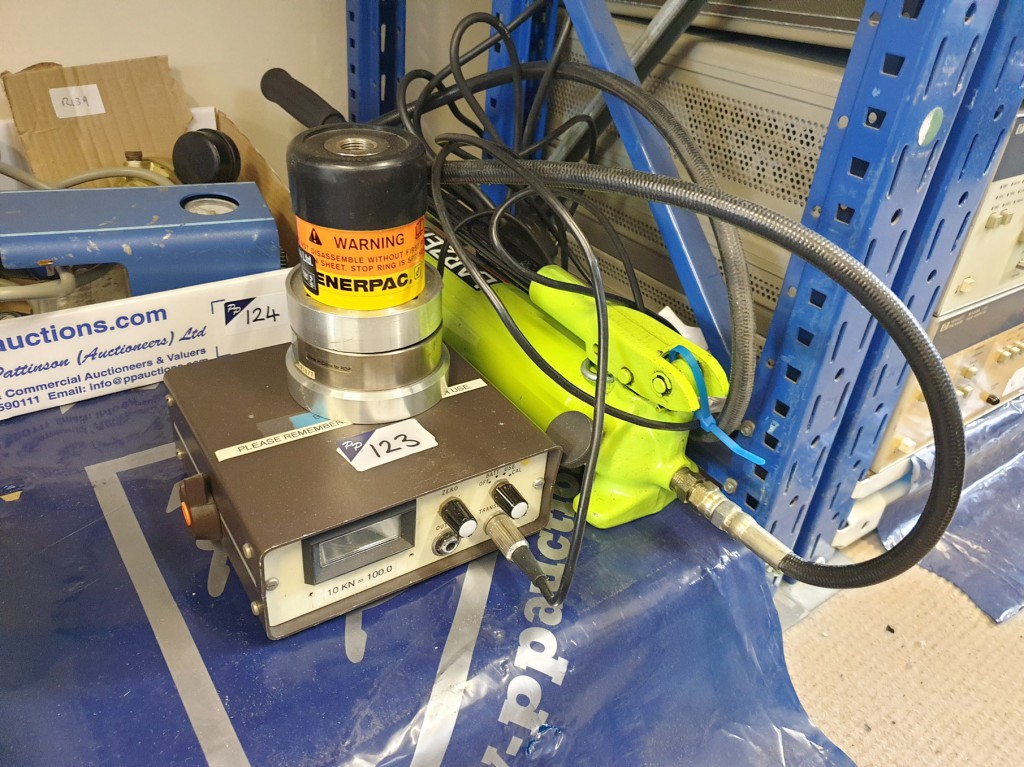 RDP RLU01000KG load cell with hydraulic pump & Str...
