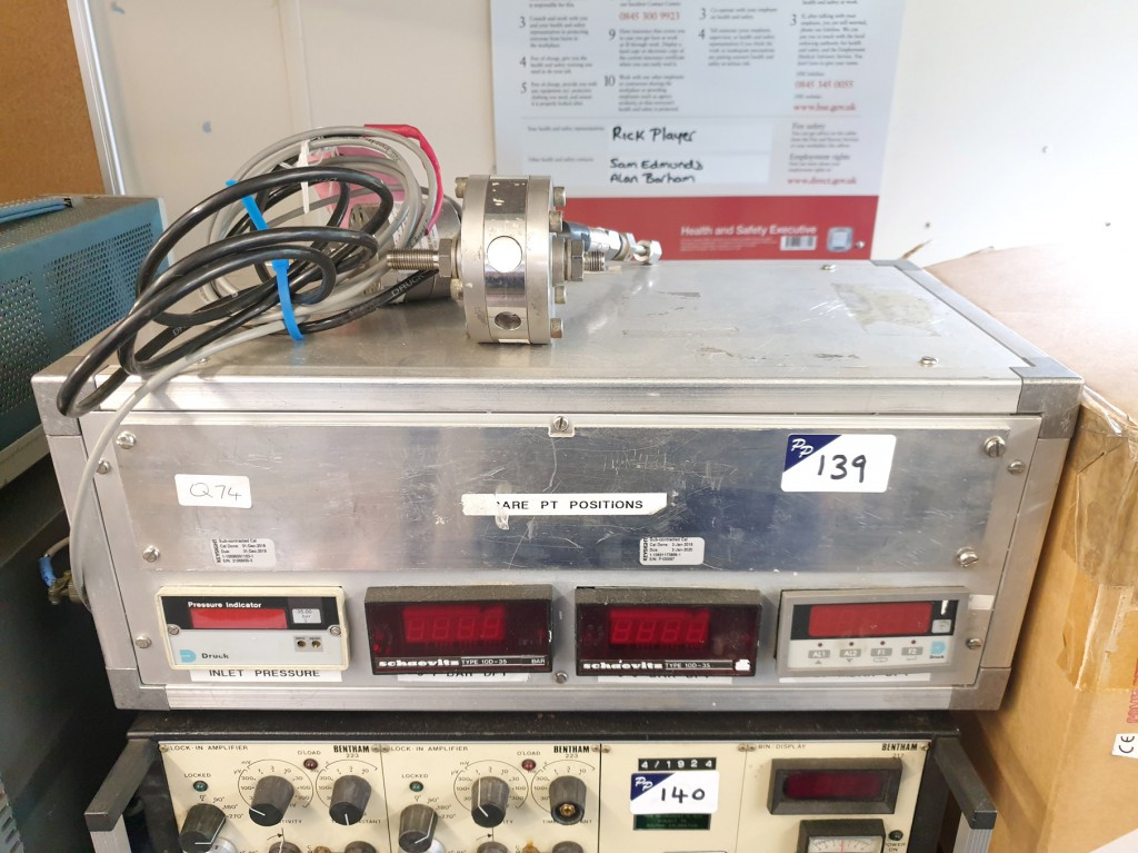 Pressure test rack, 2x Druck gauges, 2x Schaevitz...