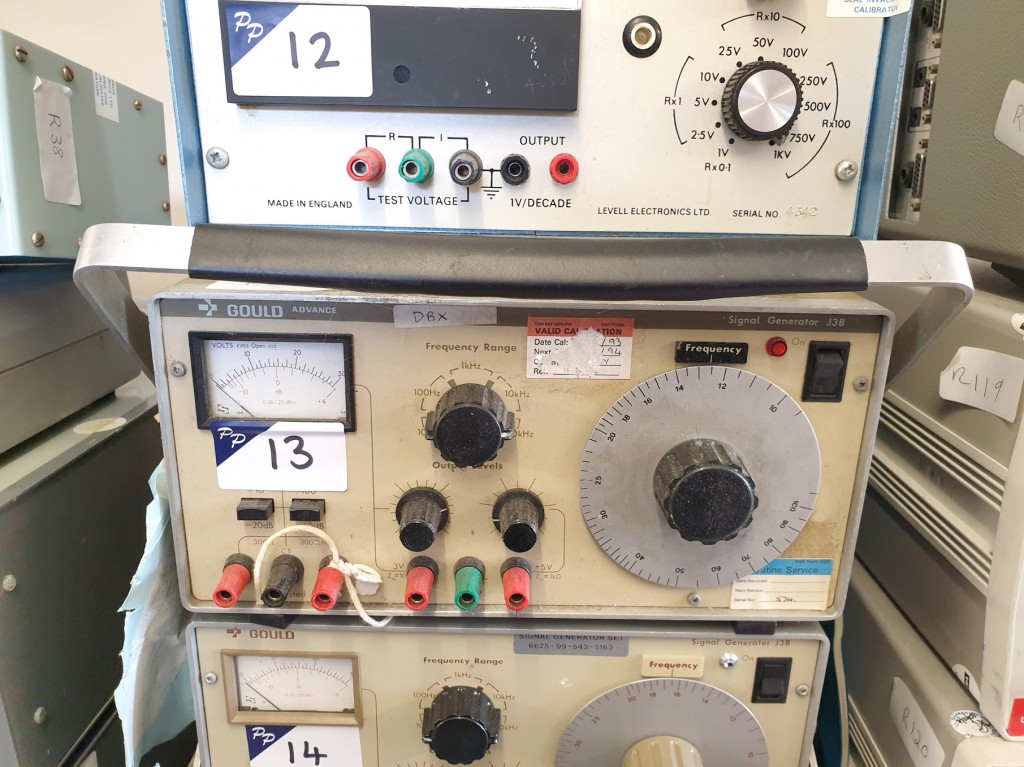 Gould J3B audio signal generator with balanced out...