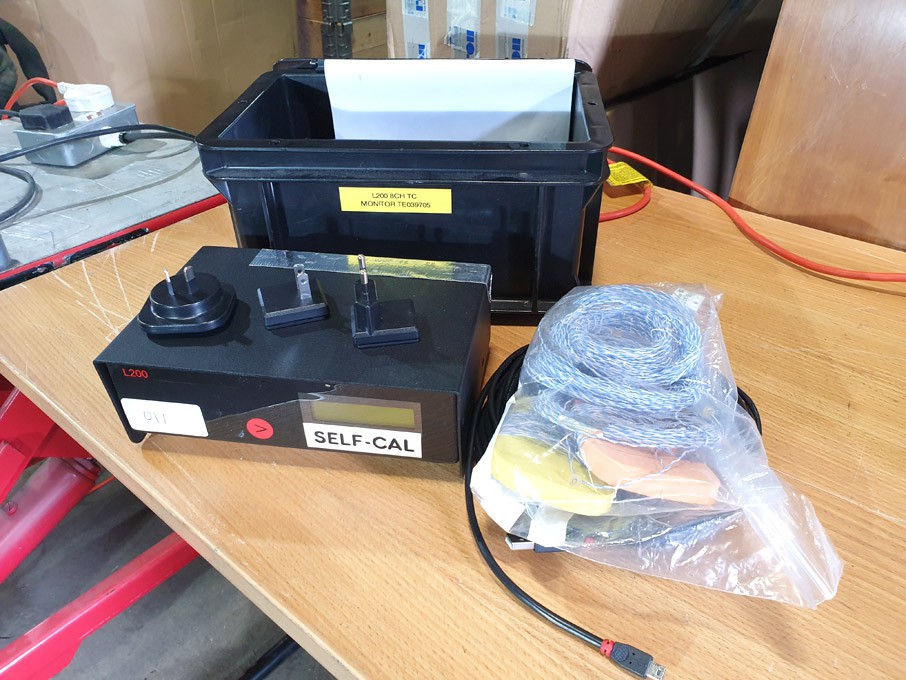 Labfacility L200-TC-00 temperature monitor with le...