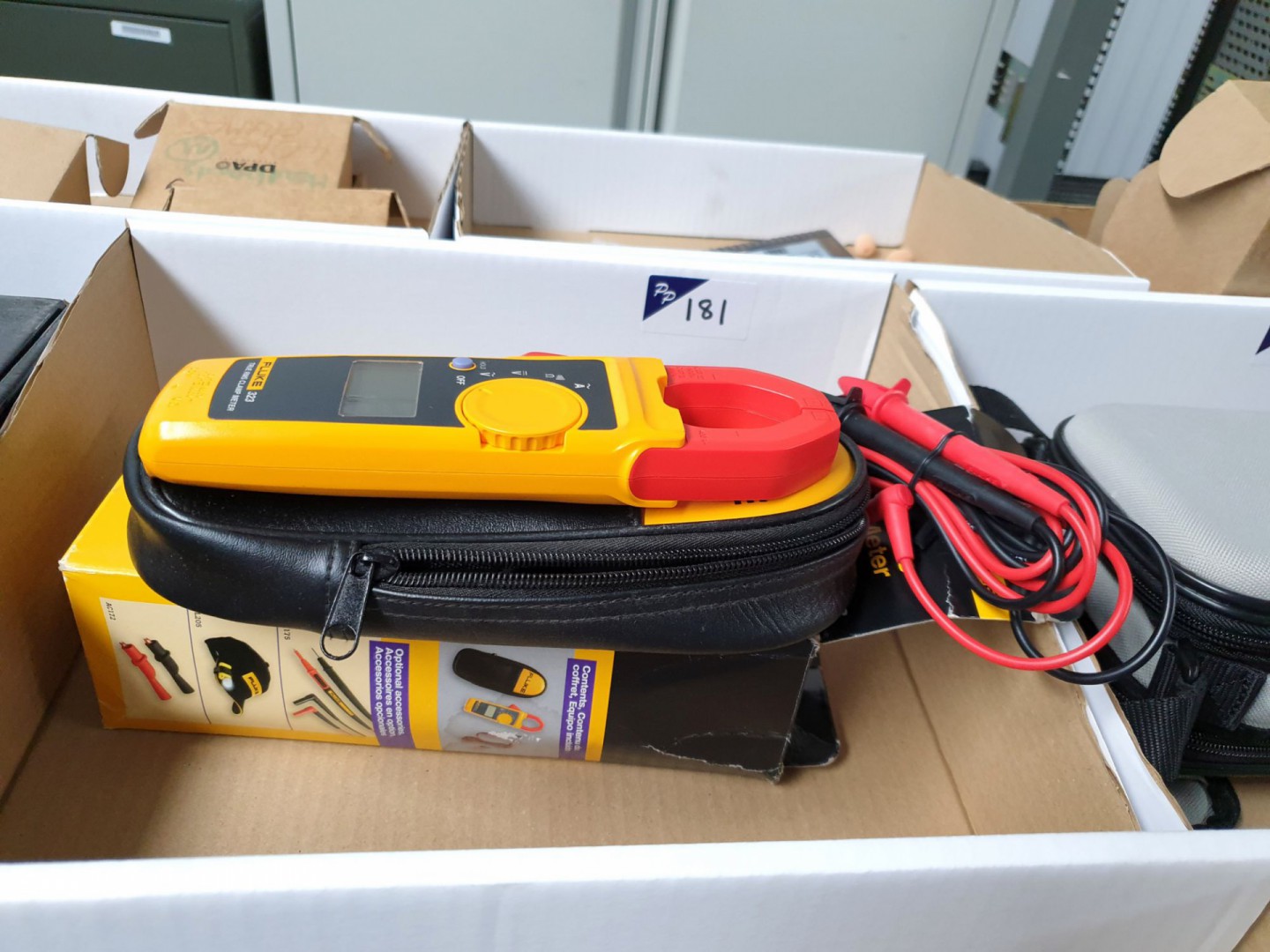 Fluke 323 True TMS clamp meter (boxed)
