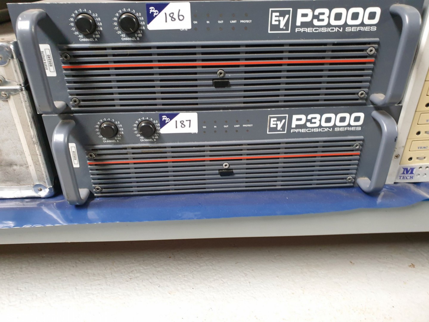 EV P3000 precision series amplifier