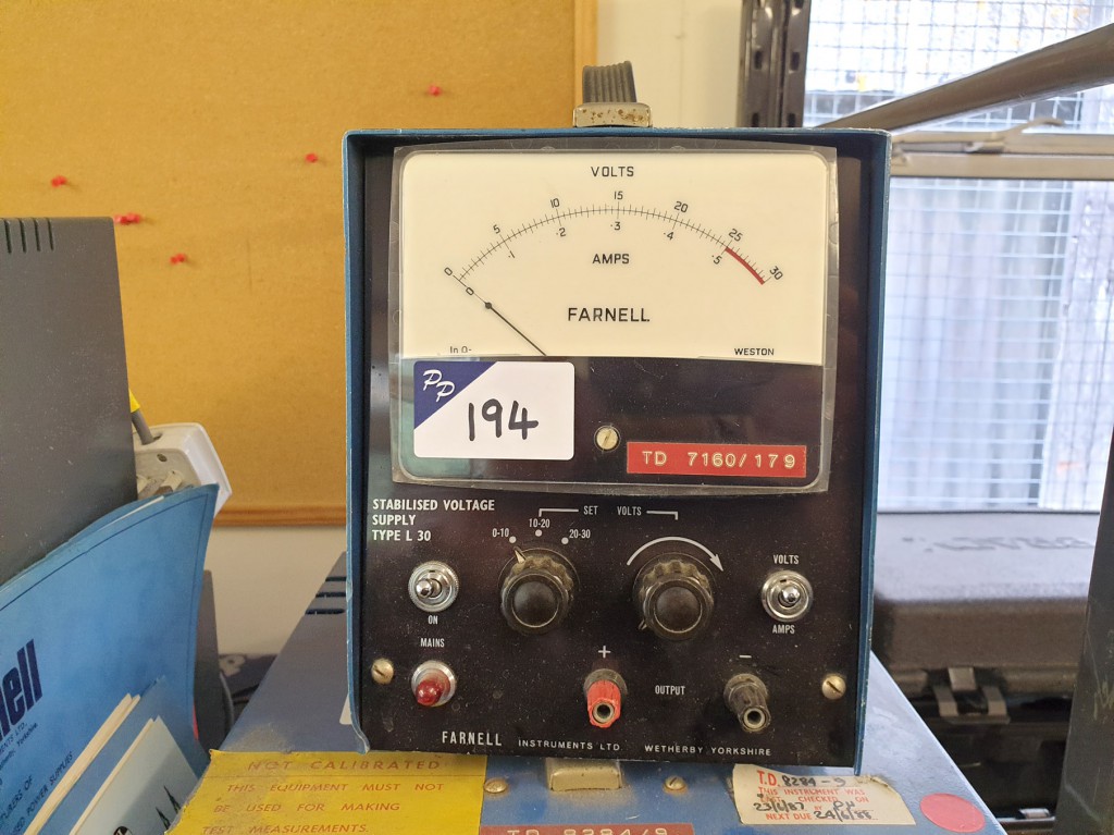 Farnell L30 stabilised voltage power supply