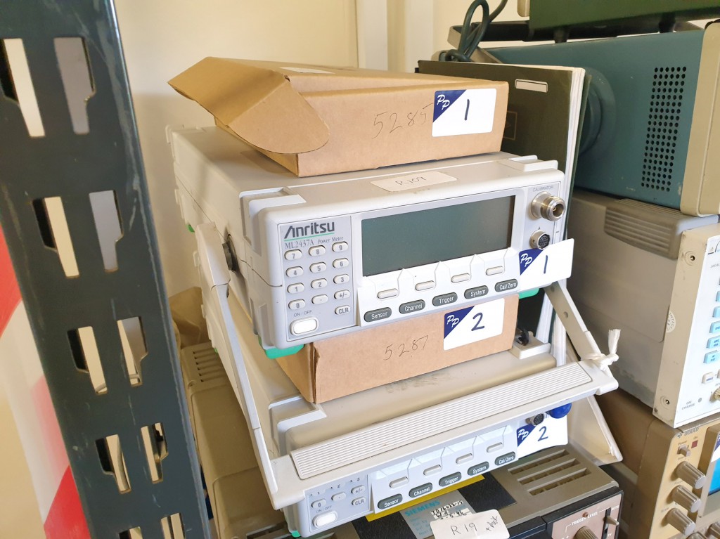 Anritsu ML2437A power meter, Anritsu MA242AB therm...