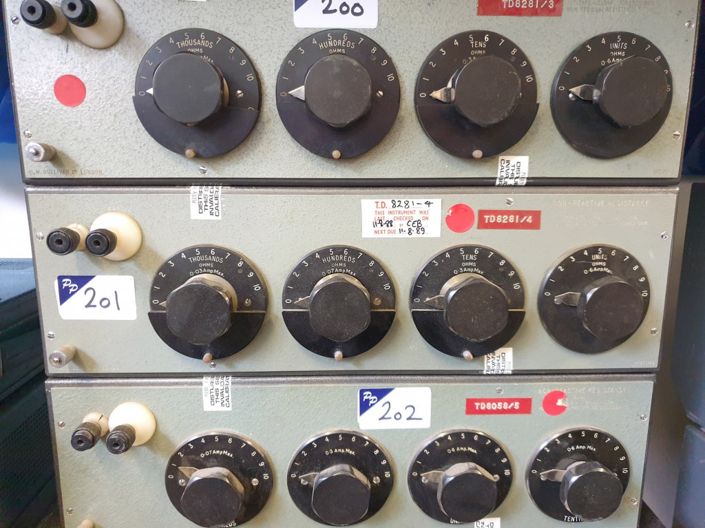 Sullivan AC 1044 resistance box, 0.05% accuracy