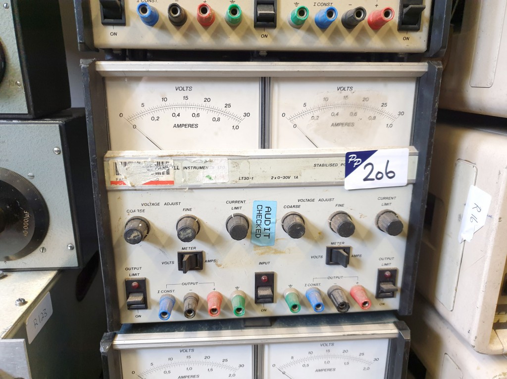 Farnell LT30-1 power supply, 0-30v / 0-1A twi...