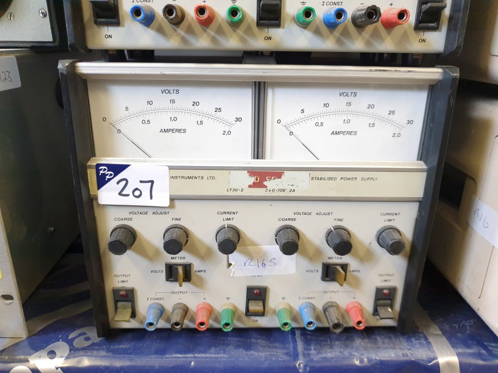 Farnell LT30-2 power supply, 0-30v / 0-2A twi...
