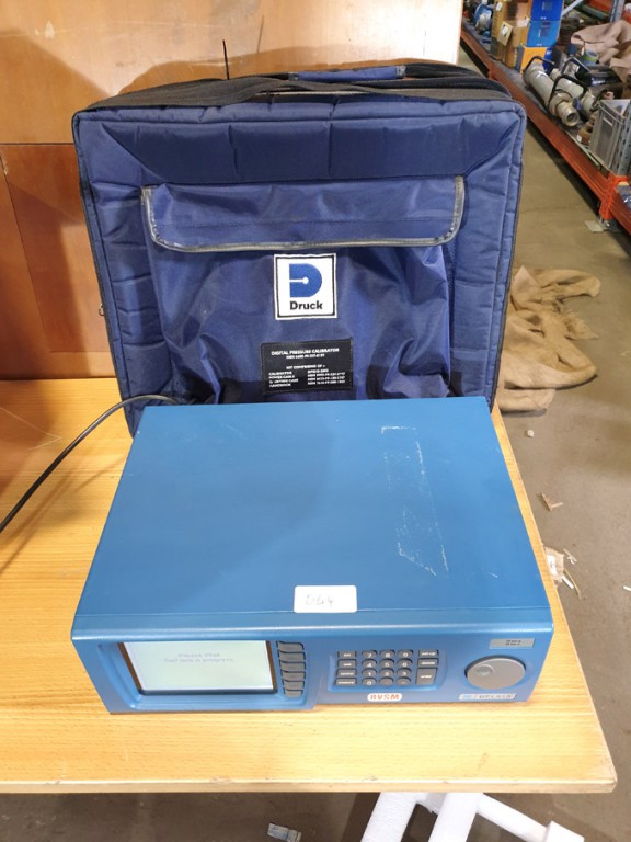 Druck DPI 515 pressure calibrator / controller, pa...