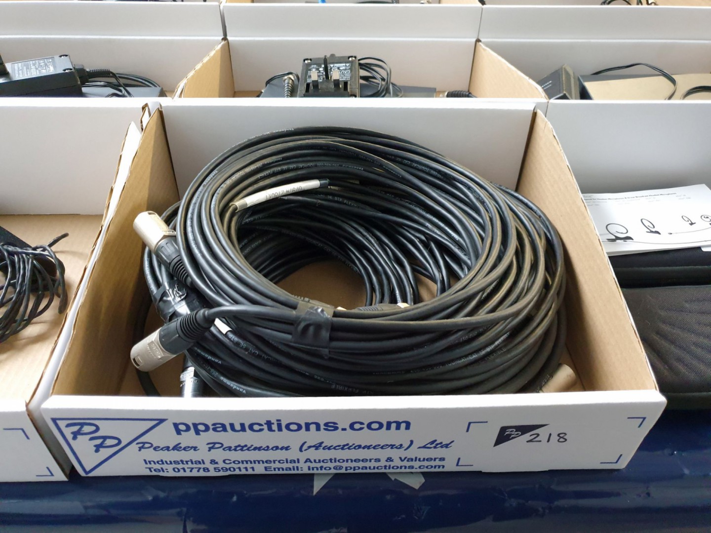 5x various lengths Vandamme CAT5E cables