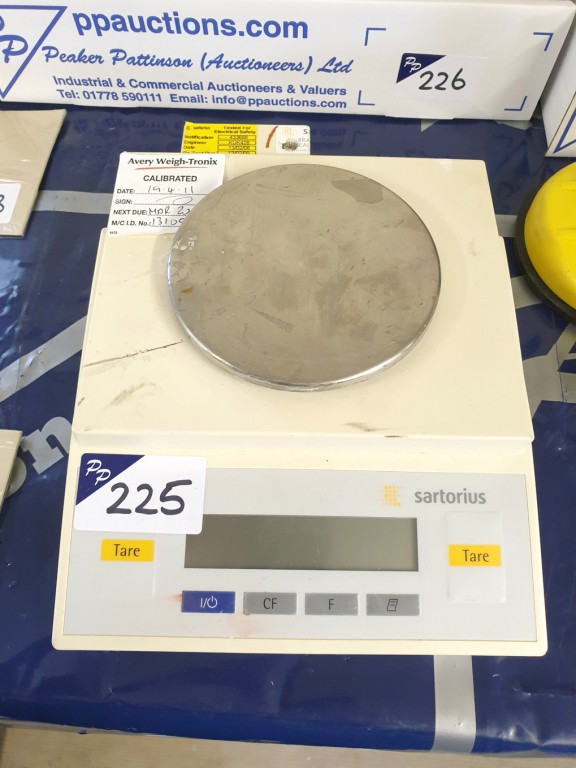 Sartorius BL150 balance scales